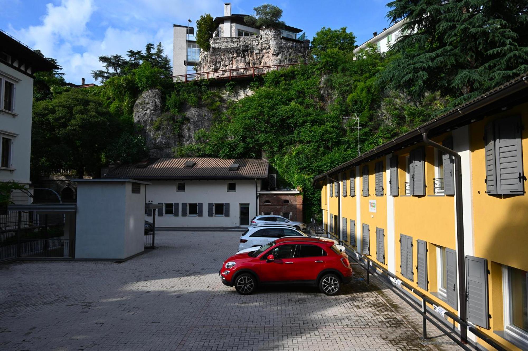 Cityu - Grazioli 27 Trento Centro Con Parcheggio Privato Gratuito Exterior foto